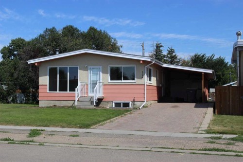 504 Centennial Avenue, Picture Butte, AB - Outdoor