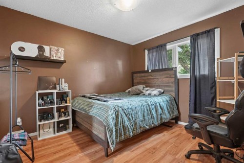 2610 11 Avenue North, Lethbridge, AB - Indoor Photo Showing Bedroom
