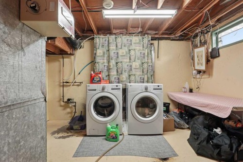 2610 11 Avenue North, Lethbridge, AB - Indoor Photo Showing Laundry Room