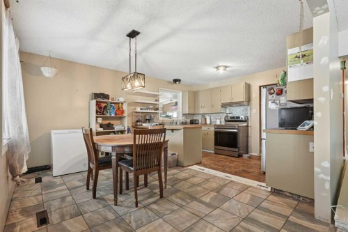 2610 11 Avenue North, Lethbridge, AB - Indoor