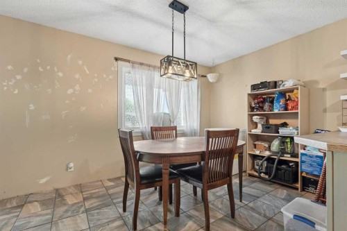 2610 11 Avenue North, Lethbridge, AB - Indoor Photo Showing Dining Room