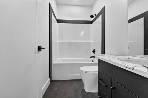 4313 25 Avenue South, Lethbridge, AB - Indoor Photo Showing Bathroom