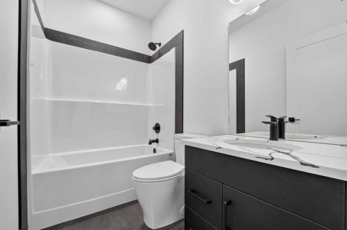 4313 25 Avenue South, Lethbridge, AB - Indoor Photo Showing Bathroom