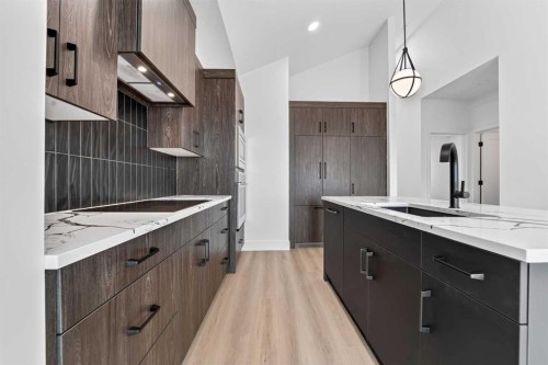 4313 25 Avenue South, Lethbridge, AB - Indoor Photo Showing Kitchen