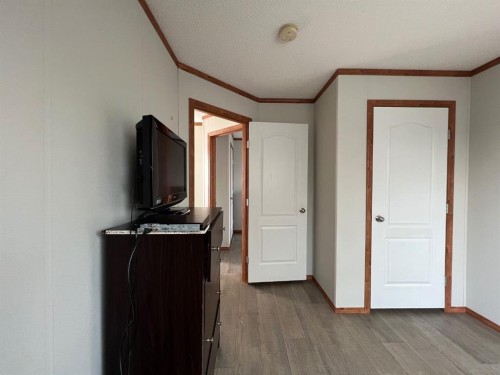 4002 Seasons Boulevard, Coaldale, AB - Indoor Photo Showing Other Room