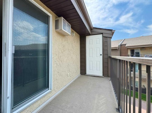 301-420 Columbia Boulevard West, Lethbridge, AB - Outdoor With Balcony With Exterior
