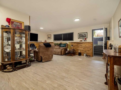 2501 & 2503 24 Street, Coaldale, AB - Indoor Photo Showing Other Room