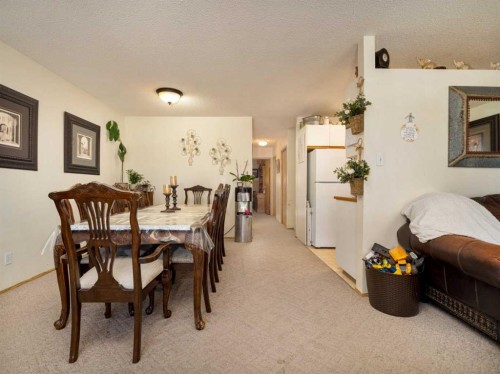 2501 & 2503 24 Street, Coaldale, AB - Indoor Photo Showing Dining Room