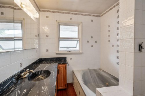 1301 15 Avenue South, Lethbridge, AB - Indoor