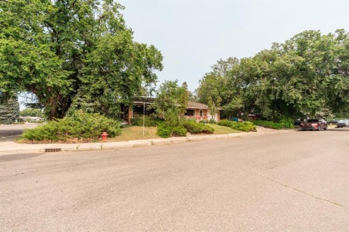 1301 15 Avenue South, Lethbridge, AB - Outdoor