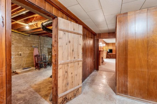 1301 15 Avenue South, Lethbridge, AB - Indoor Photo Showing Other Room