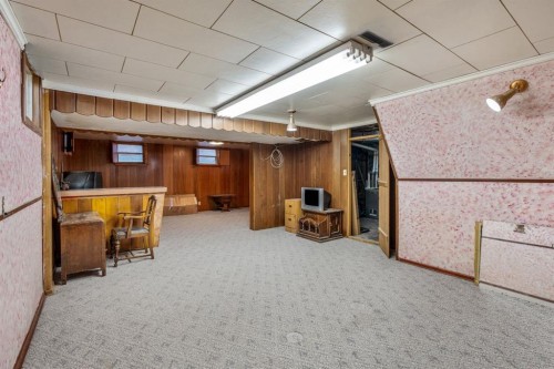 1301 15 Avenue South, Lethbridge, AB - Indoor Photo Showing Basement