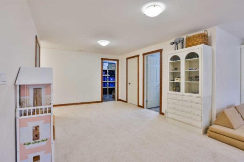 304 S 150 W, Raymond, AB - Indoor Photo Showing Other Room
