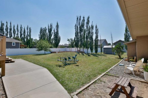 304 S 150 W, Raymond, AB - Outdoor