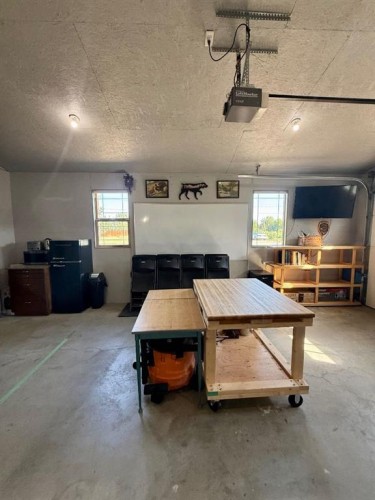 304 S 150 W, Raymond, AB - Indoor Photo Showing Garage