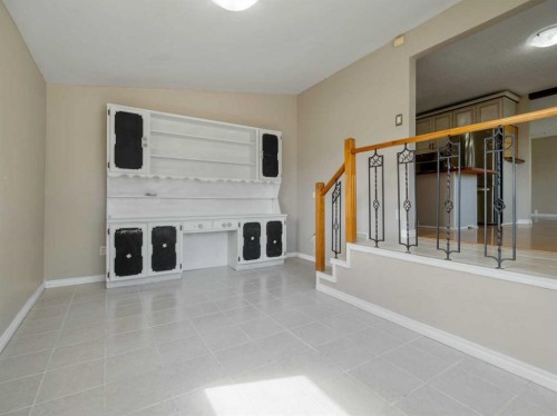 505 Centennial Avenue, Picture Butte, AB - Indoor Photo Showing Other Room