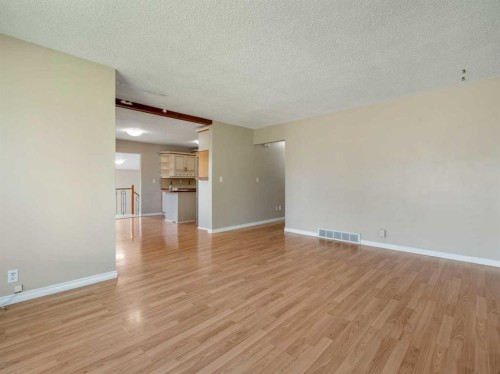 505 Centennial Avenue, Picture Butte, AB - Indoor Photo Showing Other Room
