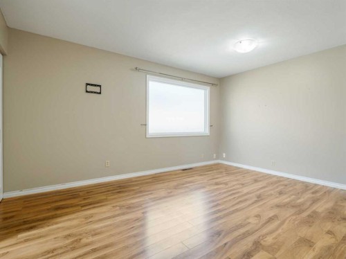 505 Centennial Avenue, Picture Butte, AB - Indoor Photo Showing Other Room