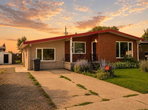 505 Centennial Avenue, Picture Butte, AB - Outdoor