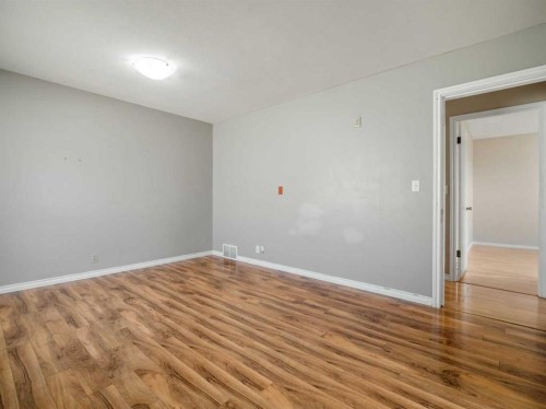 505 Centennial Avenue, Picture Butte, AB - Indoor Photo Showing Other Room
