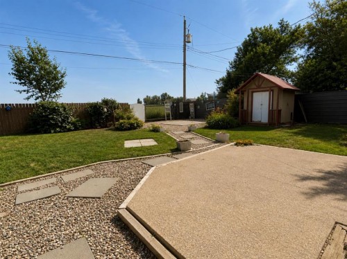 505 Centennial Avenue, Picture Butte, AB - Outdoor