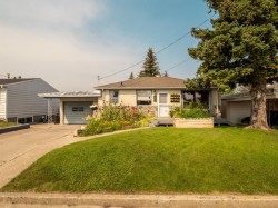 245 4 Street EASTCardston, AB T0K 0K0