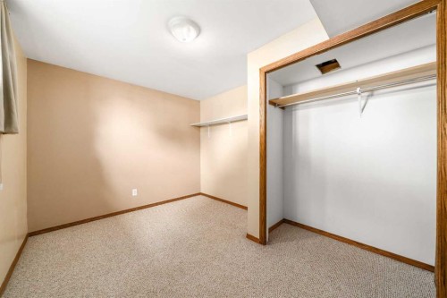 4129 55 Street, Taber, AB - Indoor Photo Showing Other Room