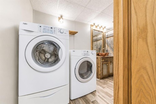 4129 55 Street, Taber, AB - Indoor Photo Showing Laundry Room