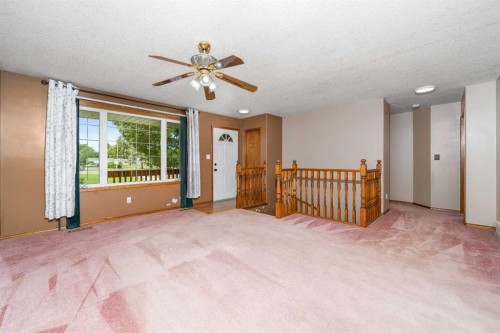 4129 55 Street, Taber, AB - Indoor Photo Showing Other Room