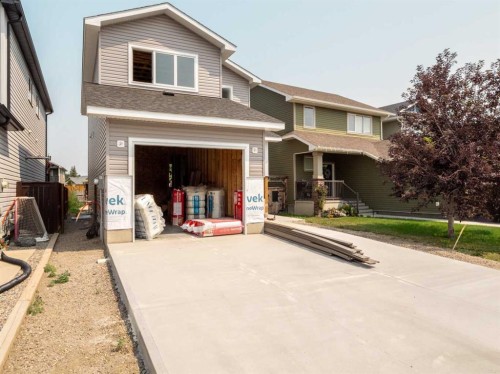 341 Westgate Crescent, Coaldale, AB - Outdoor With Facade