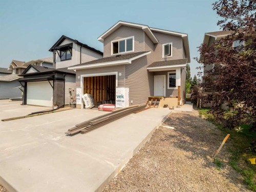 341 Westgate Crescent, Coaldale, AB - Outdoor
