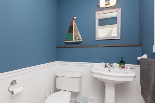 86 Riverstone Boulevard West, Lethbridge, AB - Indoor Photo Showing Bathroom