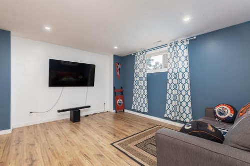 86 Riverstone Boulevard West, Lethbridge, AB - Indoor Photo Showing Living Room