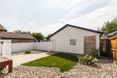 86 Riverstone Boulevard West, Lethbridge, AB - Outdoor With Exterior