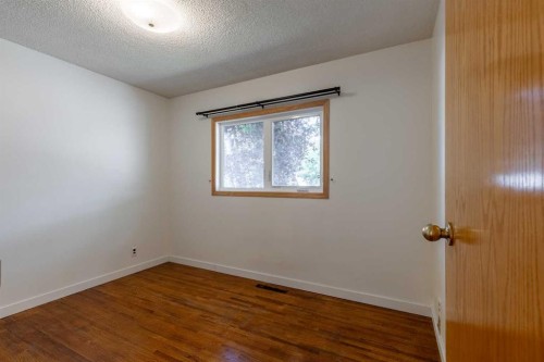 1005 17 Street North, Lethbridge, AB - Indoor Photo Showing Other Room