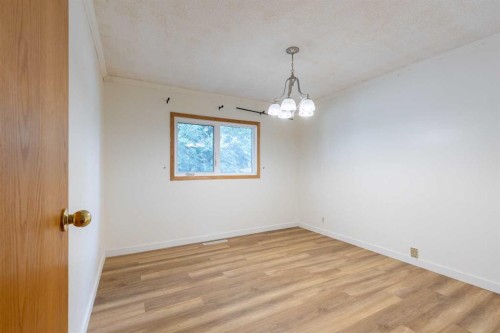 1005 17 Street North, Lethbridge, AB - Indoor Photo Showing Other Room