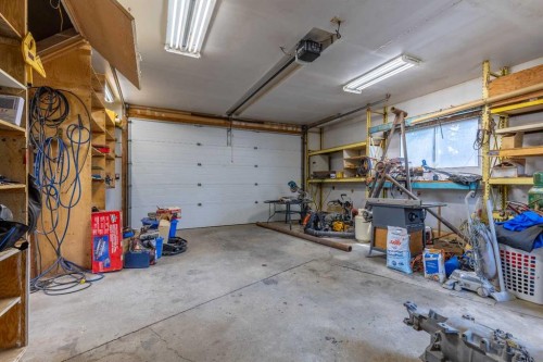 1005 17 Street North, Lethbridge, AB - Indoor Photo Showing Garage