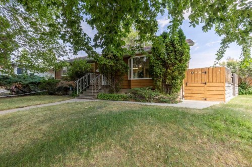1005 17 Street North, Lethbridge, AB - Outdoor