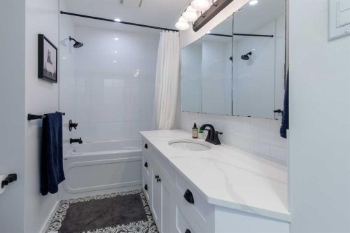 3621 Redwood Road South, Lethbridge, AB - Indoor Photo Showing Bathroom