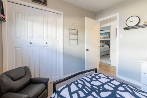 3621 Redwood Road South, Lethbridge, AB - Indoor Photo Showing Bedroom