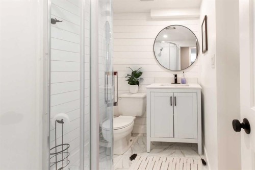 3621 Redwood Road South, Lethbridge, AB - Indoor Photo Showing Bathroom