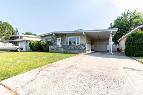 3621 Redwood Road South, Lethbridge, AB - Outdoor