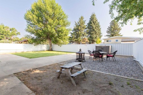 3621 Redwood Road South, Lethbridge, AB - Outdoor