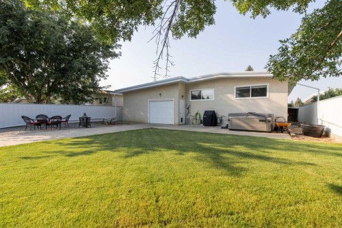 3621 Redwood Road South, Lethbridge, AB - Outdoor