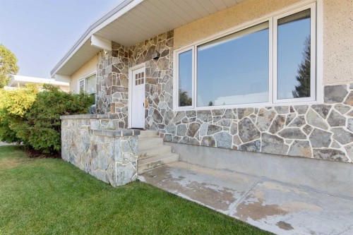 3621 Redwood Road South, Lethbridge, AB - Outdoor