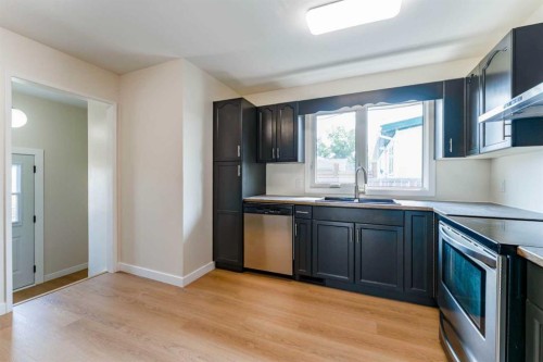 755 East Avenue, Pincher Creek, AB - Indoor Photo Showing Kitchen
