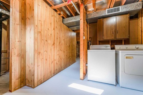 755 East Avenue, Pincher Creek, AB - Indoor Photo Showing Laundry Room