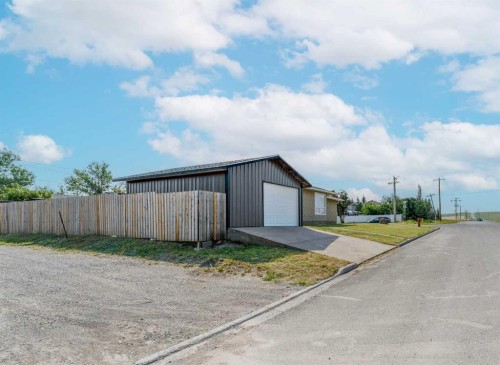 755 East Avenue, Pincher Creek, AB - Outdoor