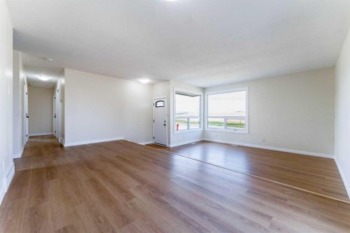 755 East Avenue, Pincher Creek, AB - Indoor Photo Showing Other Room