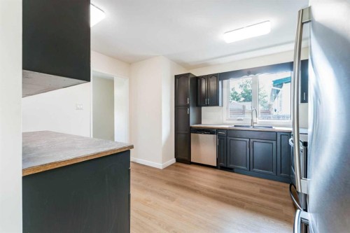 755 East Avenue, Pincher Creek, AB - Indoor Photo Showing Kitchen